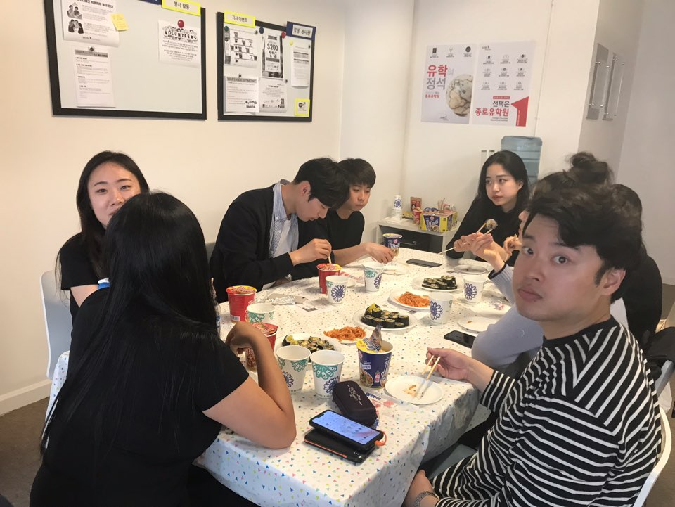 든든한 직영지사에서 열린 김밥 파티 후기 후기 썸네일